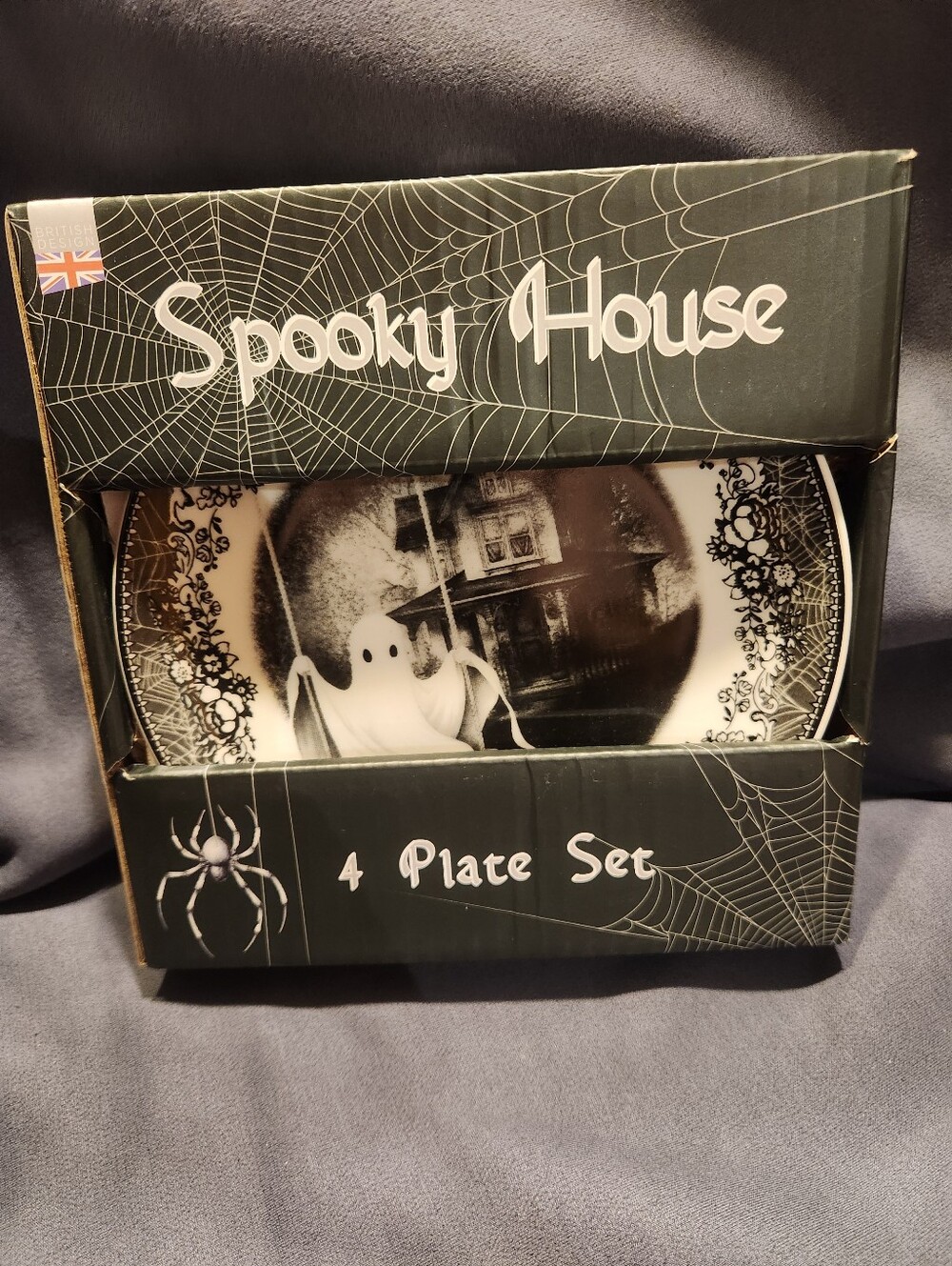 NEW Set of 4 Eaton Fine Dining SPOOKY HOUSE Halloween Salad Dessert Plates